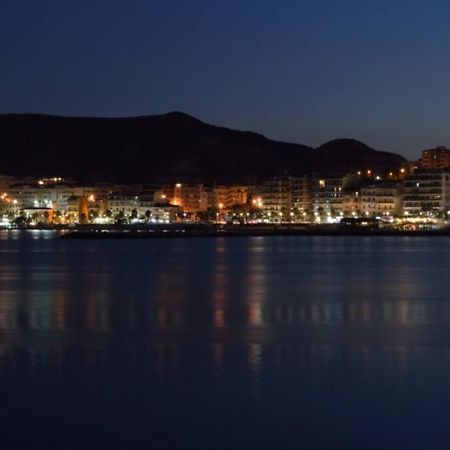 Comodo Appartamento A Crotone Kültér fotó